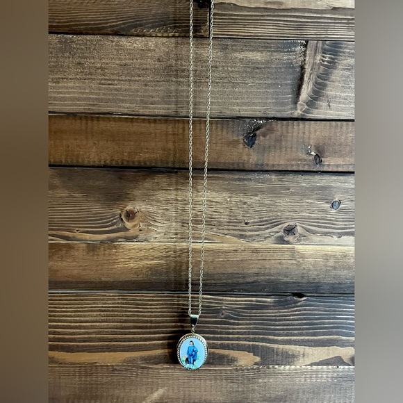 Vintage Porcelain ‘Blue Boy’ brass Locket Pendant with Chain - Picture 4 of 9